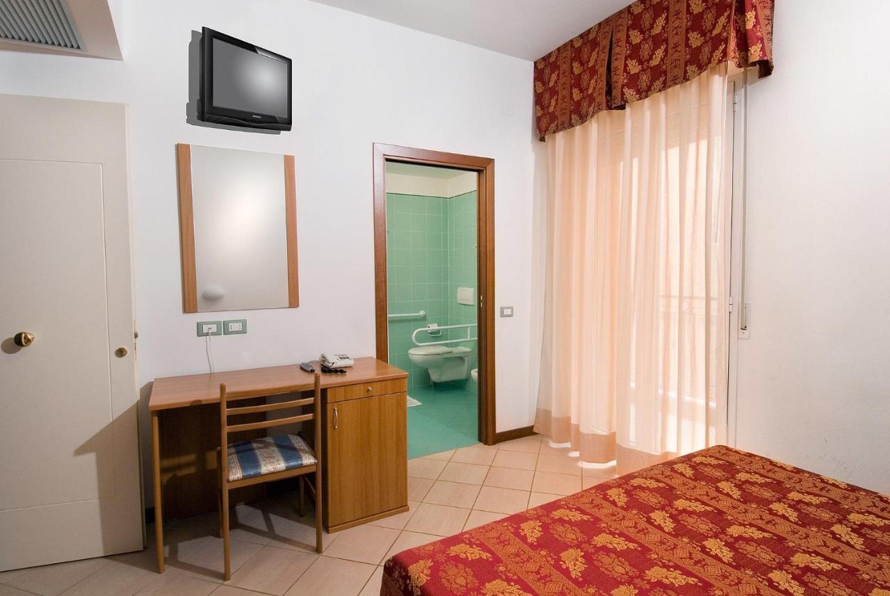 Hotel Belvedere Misano Adriatico Δωμάτιο φωτογραφία